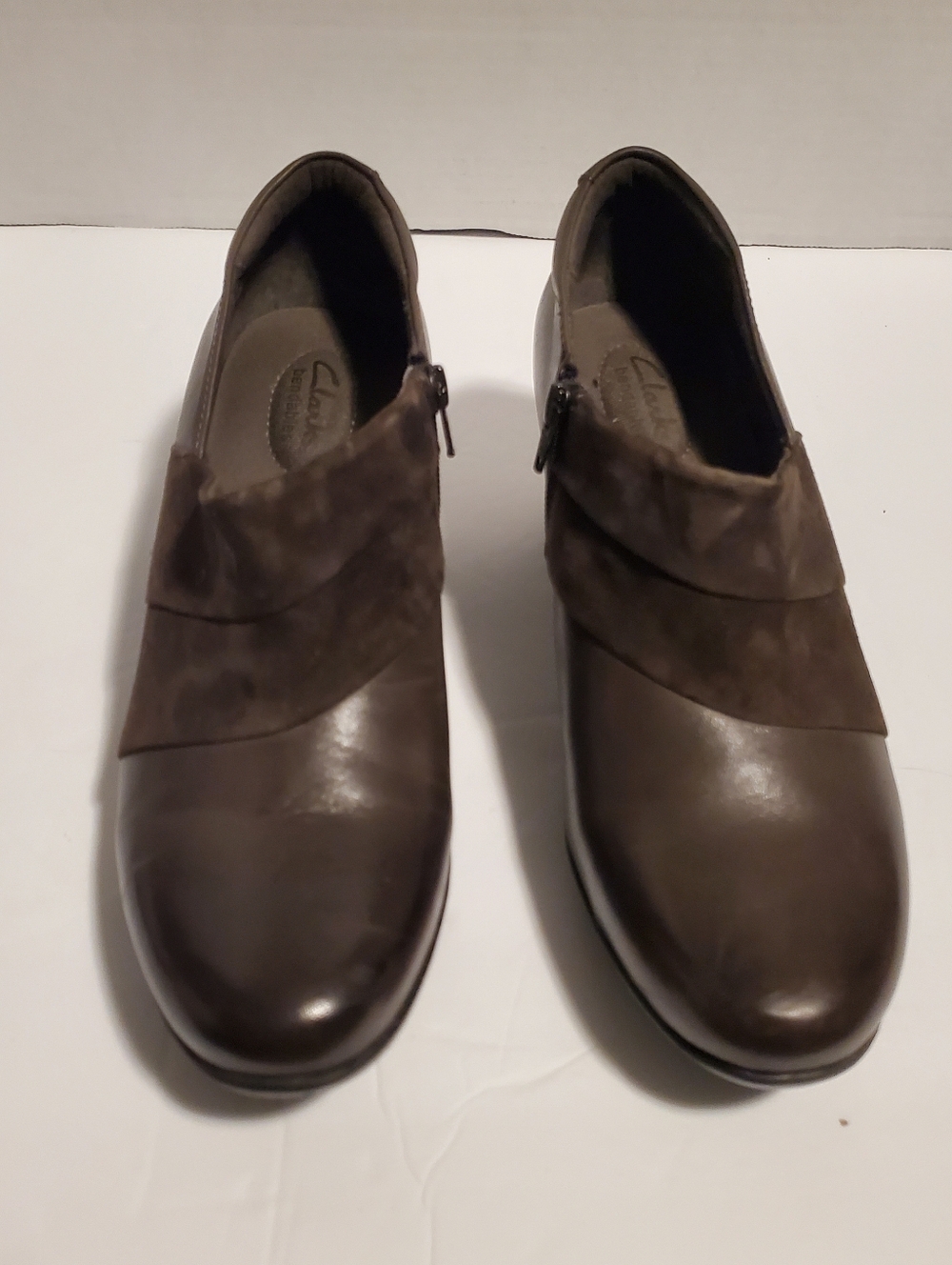 Clarks Women’s Brown Leather Ankle Booties Size 11